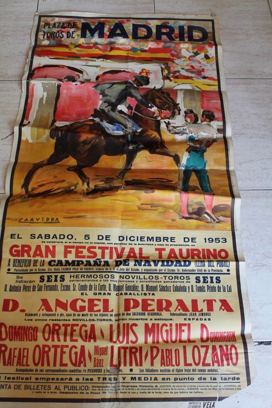 Cartel de toros de Madrid. 5 de diciembre de 1953. Gran festival taurino a beneficio de la campaña de Navidad.