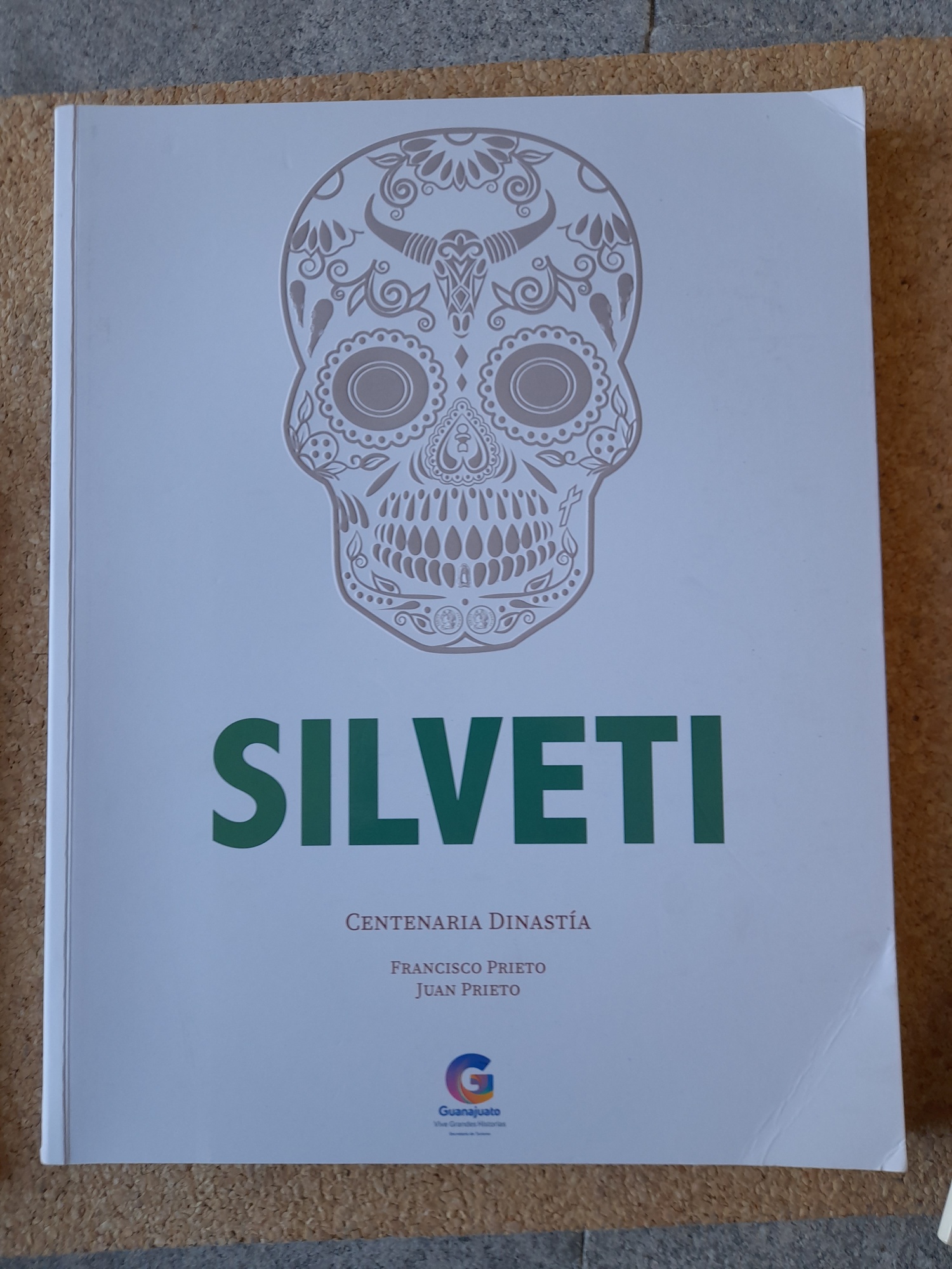 Silveti. Centenaria Dinastía.