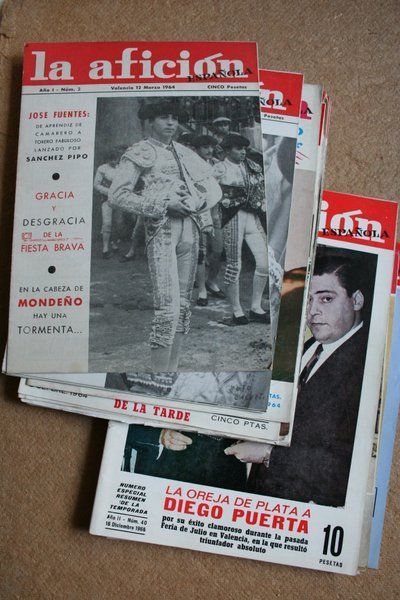 Afición Española (La). Revista quincenal de toros y espectáculos. Editor-propietario: Angel Villatoro. Lote de 20 números comprendidos entre el 2, 12 de marzo de 1964, y el 71, 7 de marzo de 1968.