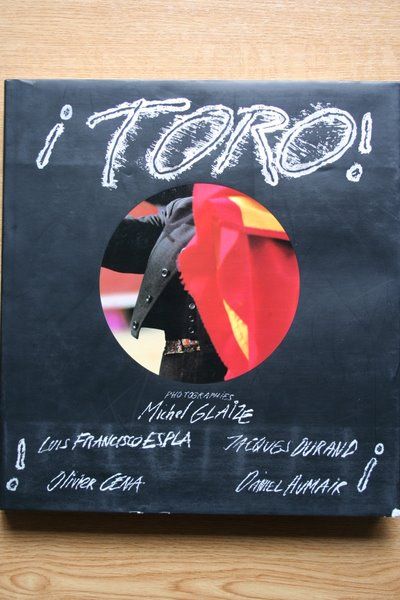 ¡Toro! Correspondance entre Luis Francisco Esplá et Jacques Durand. Textes de Olivier Cena. Traces et dessins de Daniel Humair. Photographies de…