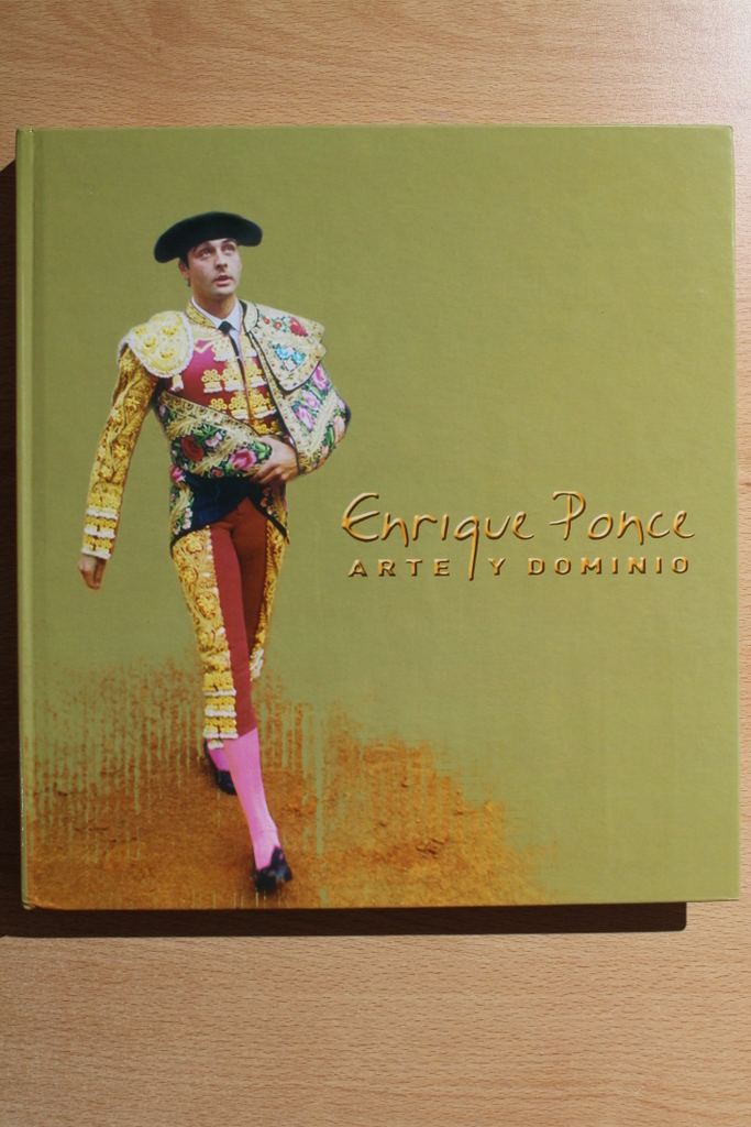 Enrique Ponce. Veinte años de arte y dominio en la cumbre del toreo.