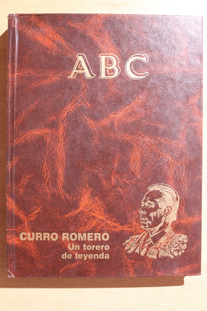 Curro Romero, un torero de leyenda. Redactores: Fernando Carrasco y Juan Manuel Avila. Documentación y archivo: Antonio Molina Campos.