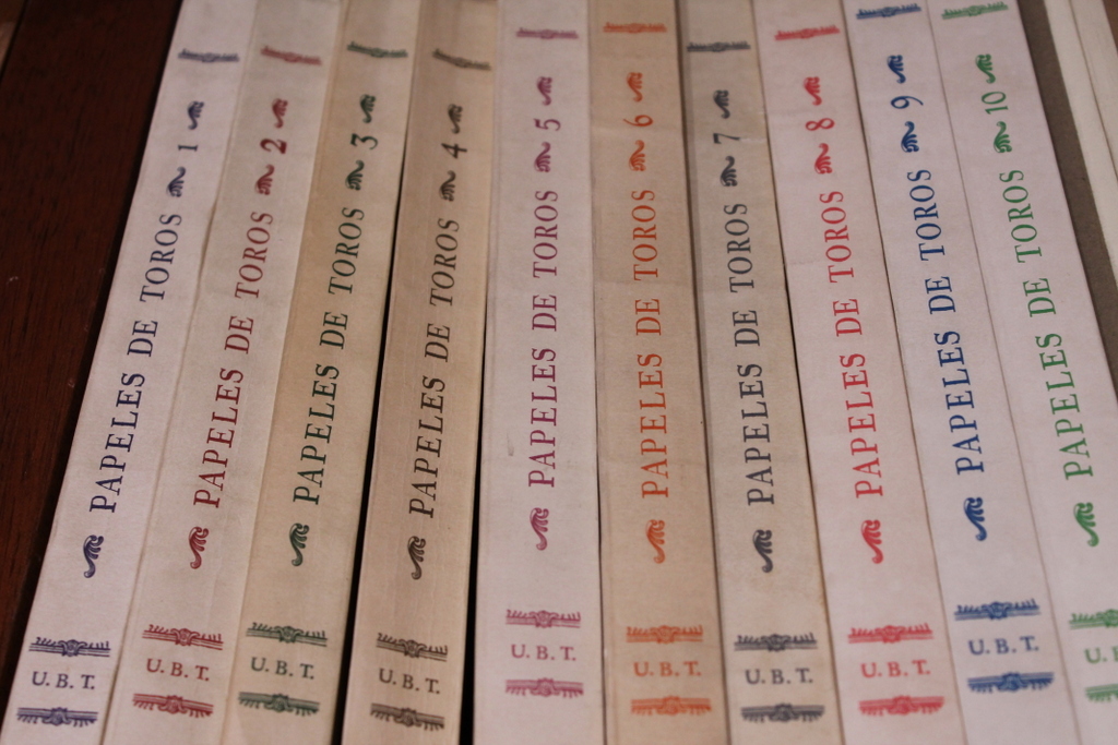 Papeles de Toros. Sus libros. Su historia.