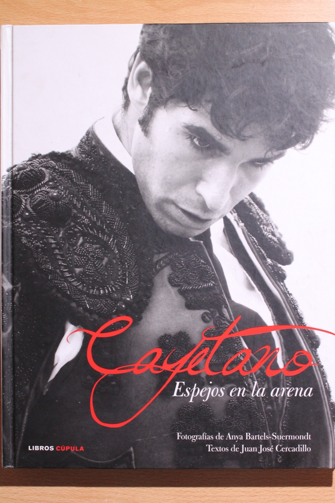 Cayetano. Espejos en la arena. Fotografías de Anya Bartels- Suermondt . Textos de Juan José Cercadillo.