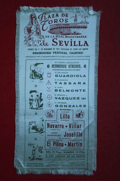 Cartel de toros de Sevilla en seda