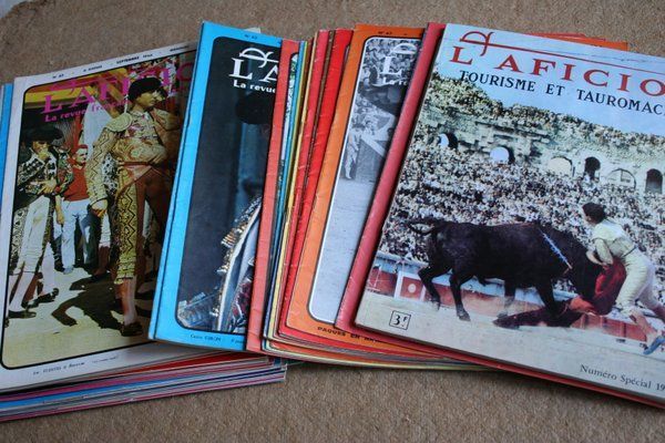 L\'Aficion. La revue française de la tauromachie. Mensuel. Lote de 75 números comprendidos entre el 1 (abril 1961) y el 98 (diciembre 1969- enero 1970).