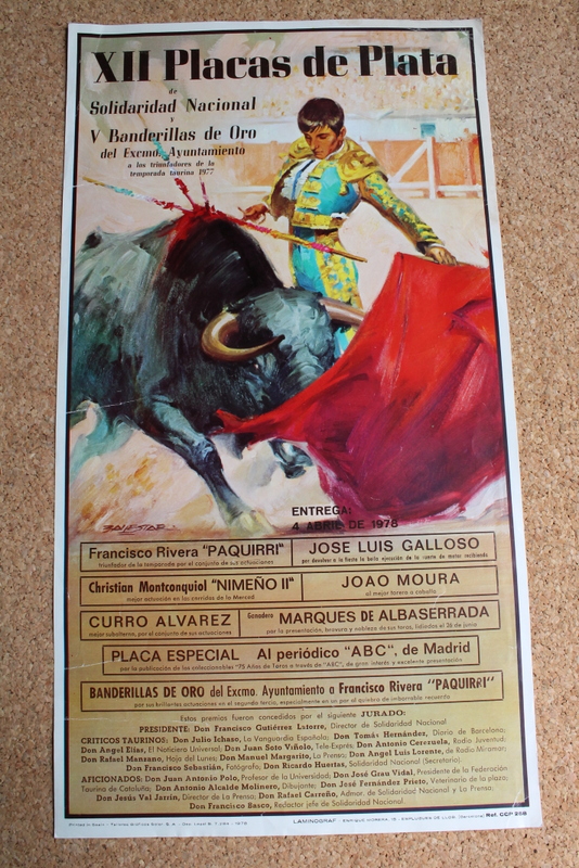Cartel de toros de XII Placas de Plata de Solidaridad Nacional y V Banderillas de Oro del Ayuntamiento de Barcelona a los triunfadores de la temporada taurina de 1977.